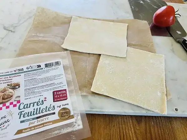 2 CARRÉS FEUILLETÉS – 15 x 15 cm de 2 mm d’épaisseur
