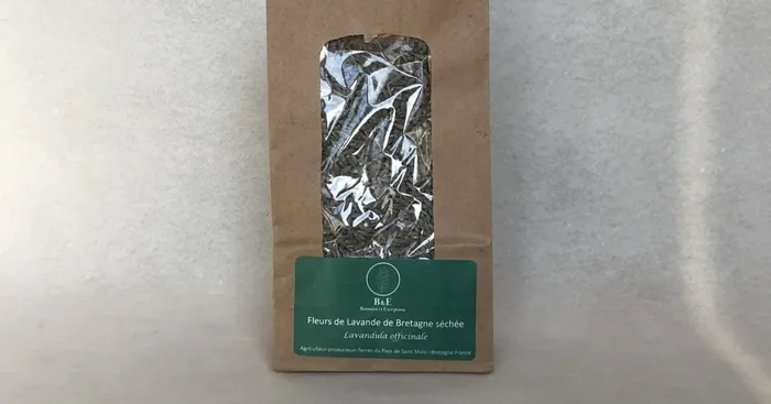 FLEUR DE LAVANDE BIO CULTIVEE EN ZONE MARITIME