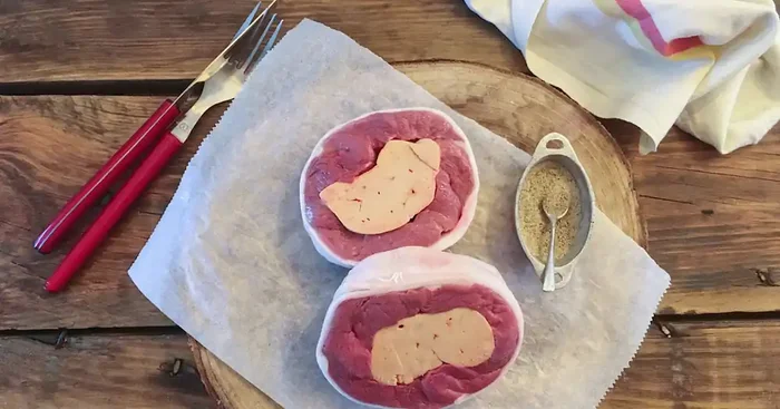 Magret de canard au foie frais de canard façon « Tournedos » X20