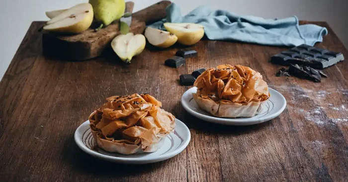 [Surgelé] Petits pastis gascon aux poires et au chocolat cuits – 4 pièces